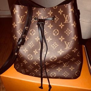 Louis Vuitton NeoNoe. ** 100% Authentic**